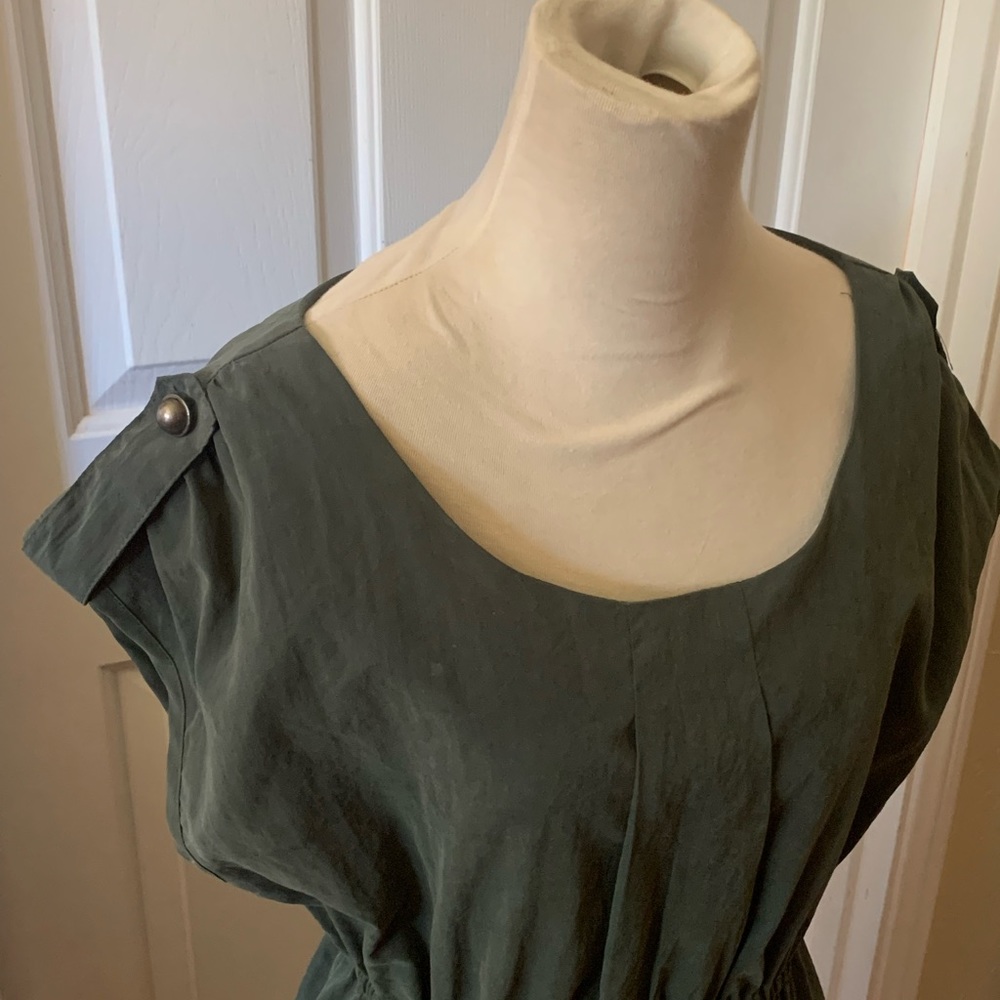 Dress - Picture 2 of 4